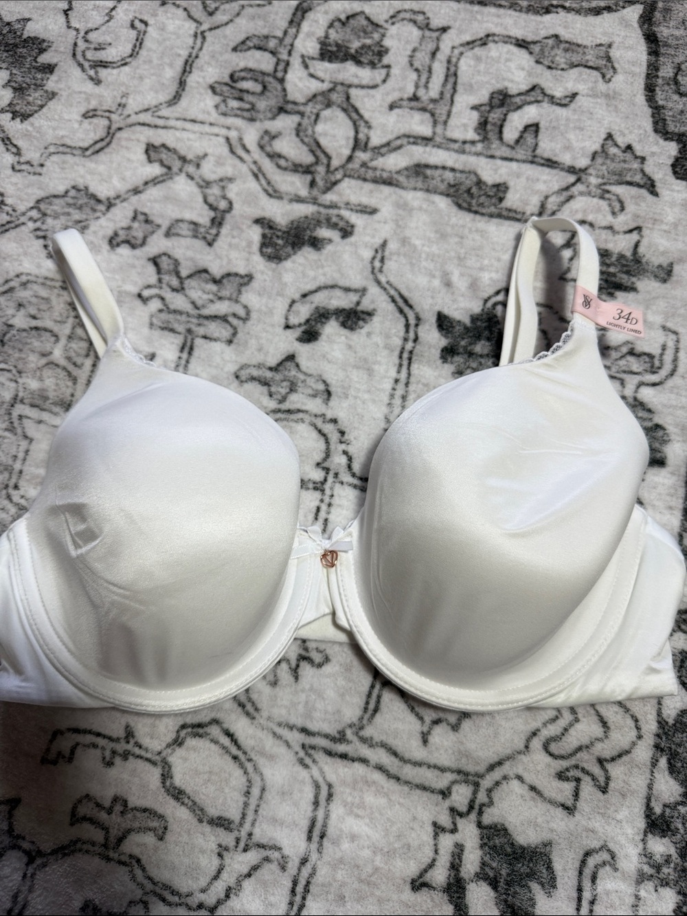 Victoria's Secret White Full-Coverage brand new with tags Bra
